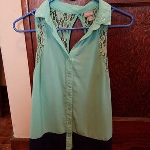 Vanity Tank 🔅 Lace and Open Back Detail